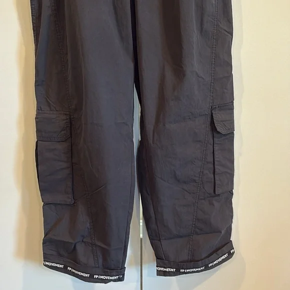 NWOT Free People Movement Mesmerize Me Black Cargo Pants Size Small Hiking - Picture 7 of 16